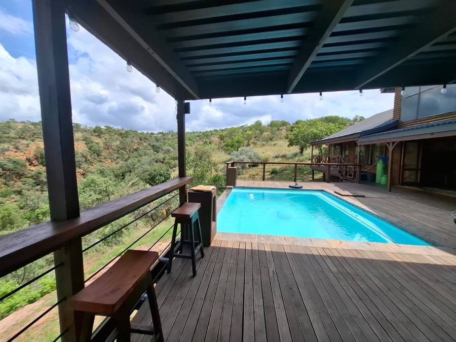 5 Bedroom Property for Sale in Waterkloof East North West